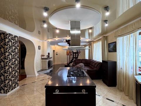 будинок за адресою Київська вул. (Більшовицька)