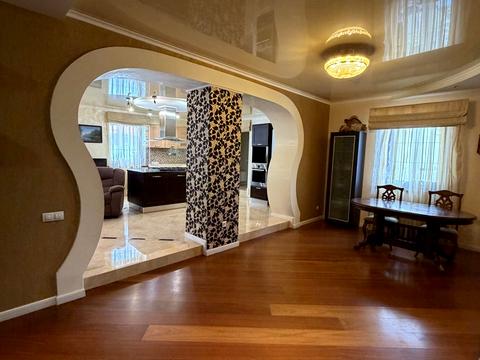 будинок за адресою Київська вул. (Більшовицька)