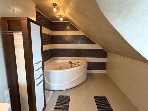 будинок за адресою Київська вул. (Більшовицька)