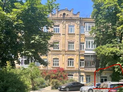 комерційна за адресою Шовковична вул., 18-Б