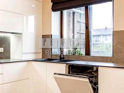 будинок за адресою Абрикосова вул., 8