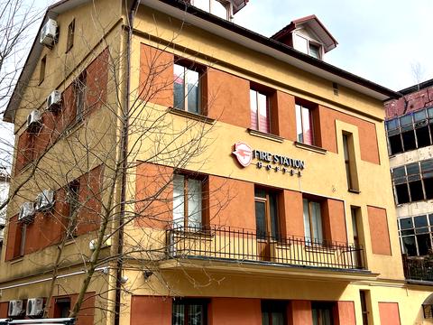 комерційна за адресою Максима Залізняка вул., 18