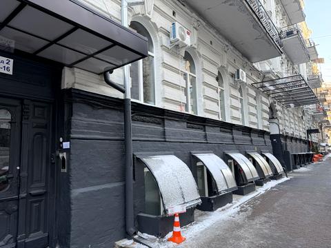 коммерческая по адресу Вячеслава Липинского ул. (Чапаєва), 4