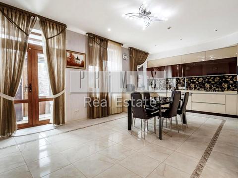 будинок за адресою Каштановий провулок