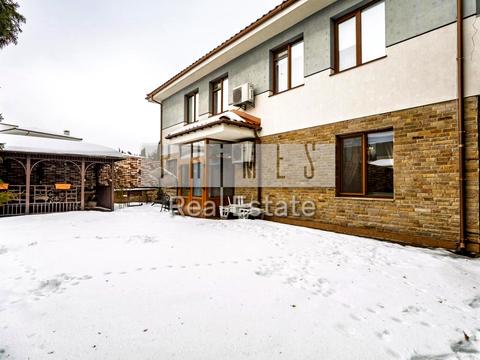 будинок за адресою Каштановий провулок