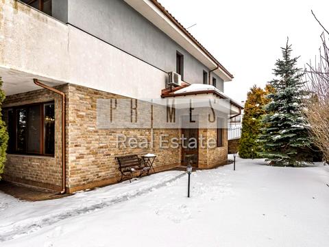 будинок за адресою Каштановий провулок