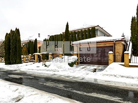 будинок за адресою Каштановий провулок