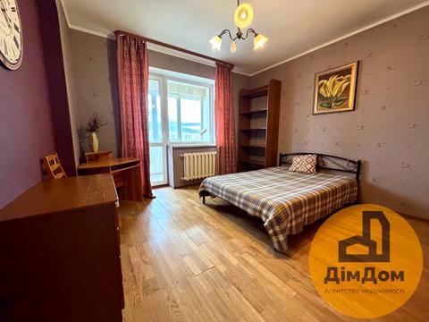 квартира за адресою Анни Ахматової вул., 13-Д