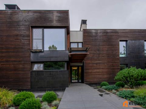 будинок за адресою Набережна вул.