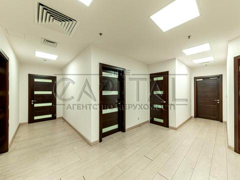 комерційна за адресою Володимирська вул., 37