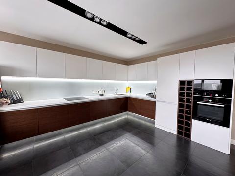 квартира по адресу Вячеслава Черновола ул., 11