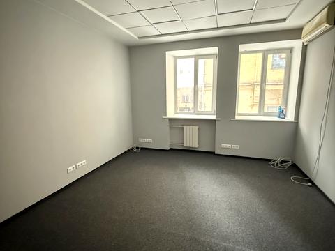 комерційна за адресою Шота Руставелі вул., 20-Б