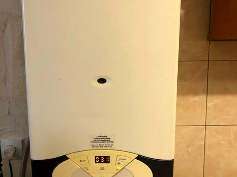 будинок за адресою с. Нова Дофінівка, Молодіжна