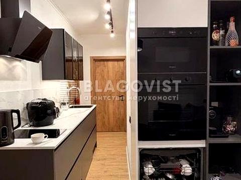 квартира по адресу Любомира Гузара просп. (Космонавта Комарова), 46-В