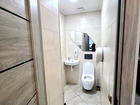 комерційна за адресою майдан Тараса Шевченка пл., 18