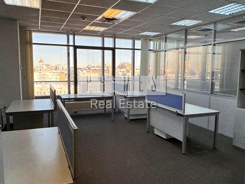 комерційна за адресою Богдана Хмельницького вул., 19-21