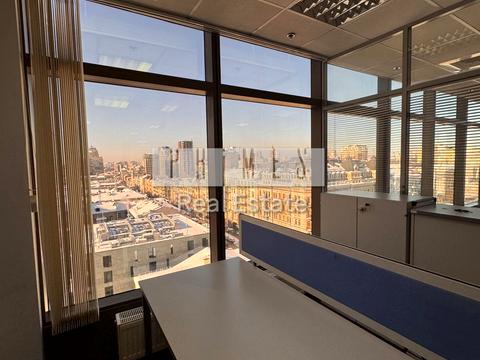 комерційна за адресою Богдана Хмельницького вул., 19-21