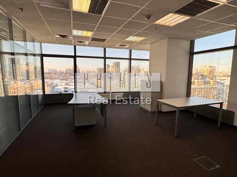 комерційна за адресою Богдана Хмельницького вул., 19-21