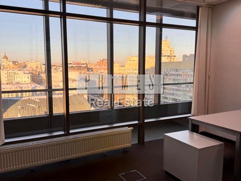 комерційна за адресою Богдана Хмельницького вул., 19-21