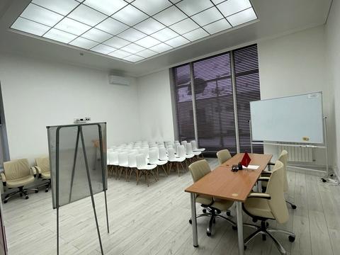 будинок за адресою Добровольчих Батальйонів вул. (Панфіловців), 1