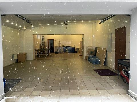 будинок за адресою Добровольчих Батальйонів вул. (Панфіловців), 1