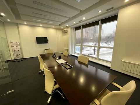 будинок за адресою Добровольчих Батальйонів вул. (Панфіловців), 1