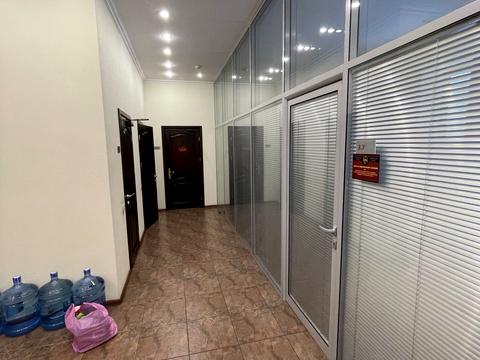 будинок за адресою Добровольчих Батальйонів вул. (Панфіловців), 1