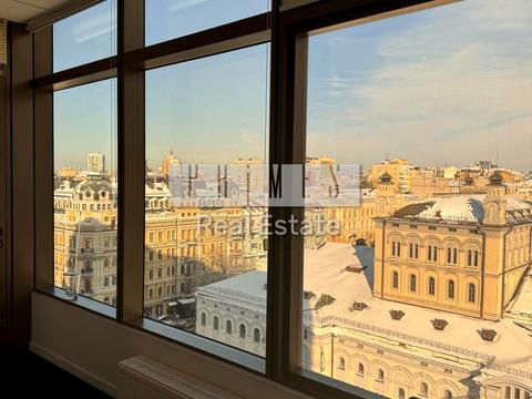 комерційна за адресою Богдана Хмельницького вул., 19-21