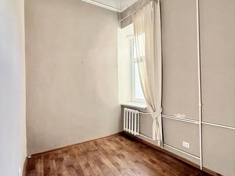 комерційна за адресою Софіївська вул., 12