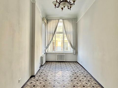 комерційна за адресою Софіївська вул., 12