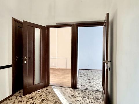 комерційна за адресою Софіївська вул., 12