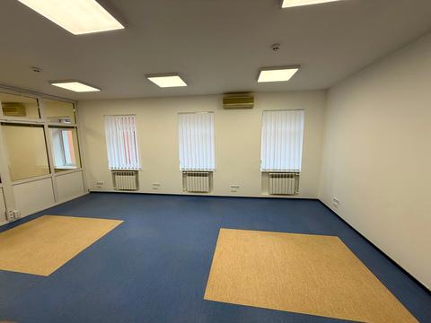 комерційна за адресою Ігорівська вул., 1/8