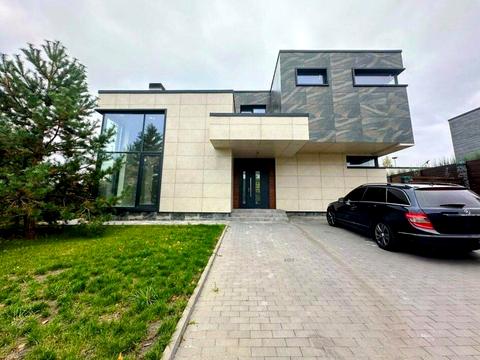 будинок за адресою Вишнева вул.