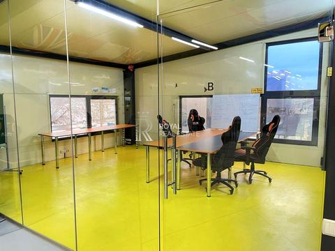 комерційна за адресою Садова вул., 26