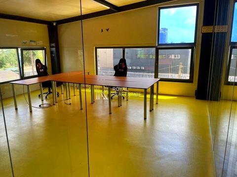 комерційна за адресою Садова вул., 26