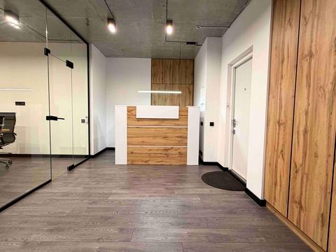 комерційна за адресою Дмитрівська вул., 60/19