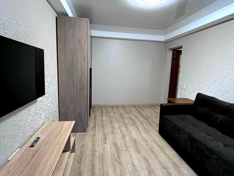 квартира за адресою Ореста Левицького вул. (Академіка Курчатова), 22