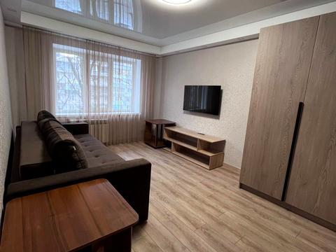 квартира за адресою Ореста Левицького вул. (Академіка Курчатова), 22