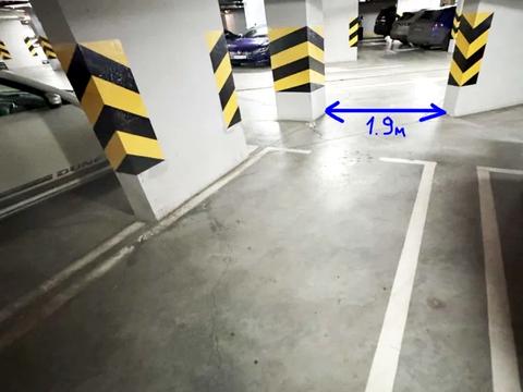 паркомісце за адресою Василя Тютюнника вул. (Анрі Барбюса), 51/1А