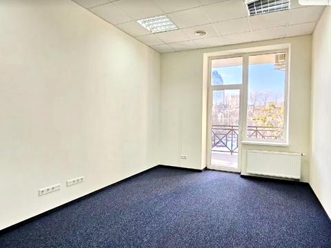 комерційна за адресою Київ, Миколи Міхновського бульв. (Дружби народів), 19