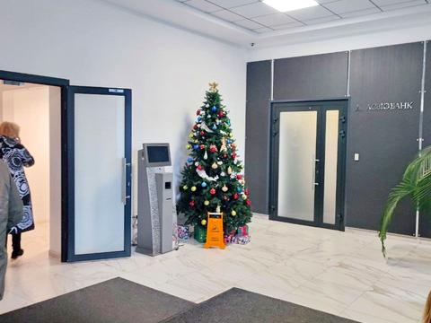 комерційна за адресою Київ, Миколи Міхновського бульв. (Дружби народів), 19