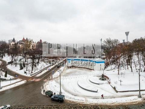 комерційна за адресою Київ, Музейний пров., 2