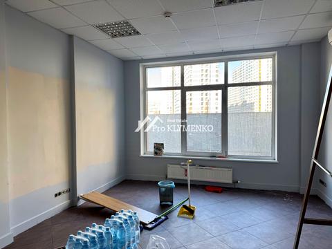 комерційна за адресою Ованеса Туманяна вул., 15-А