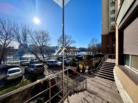 комерційна за адресою Ованеса Туманяна вул., 15-А