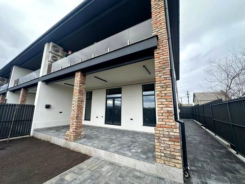 будинок за адресою смт. Обухівка, Висока