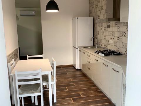 квартира за адресою Василя Вишиваного вул., 42-А