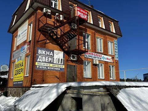 комерційна за адресою Левка Лук'яненка вул. (Жовтнева), 7