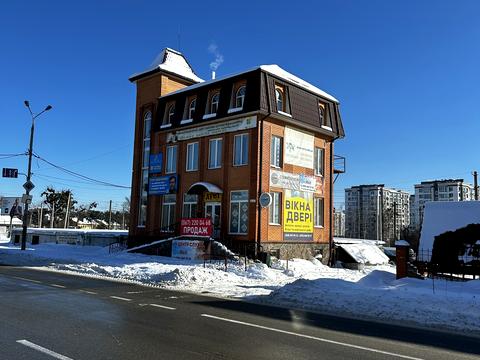 комерційна за адресою Левка Лук'яненка вул. (Жовтнева), 7