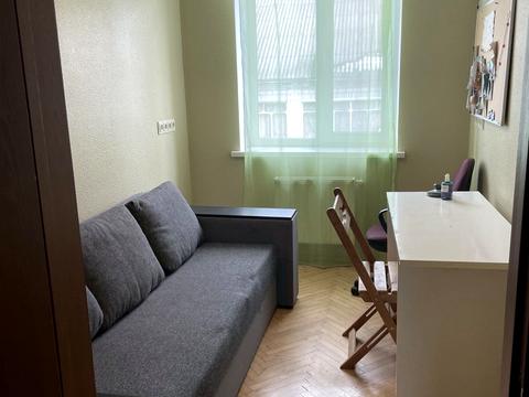 будинок за адресою Дніпровська