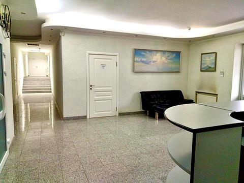 комерційна за адресою Берестейське шосе, 7б